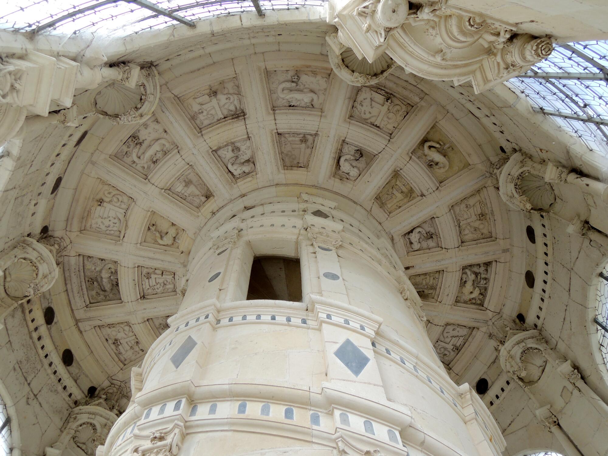 Discover Double Helix Central Staircase of the Château de Chambord