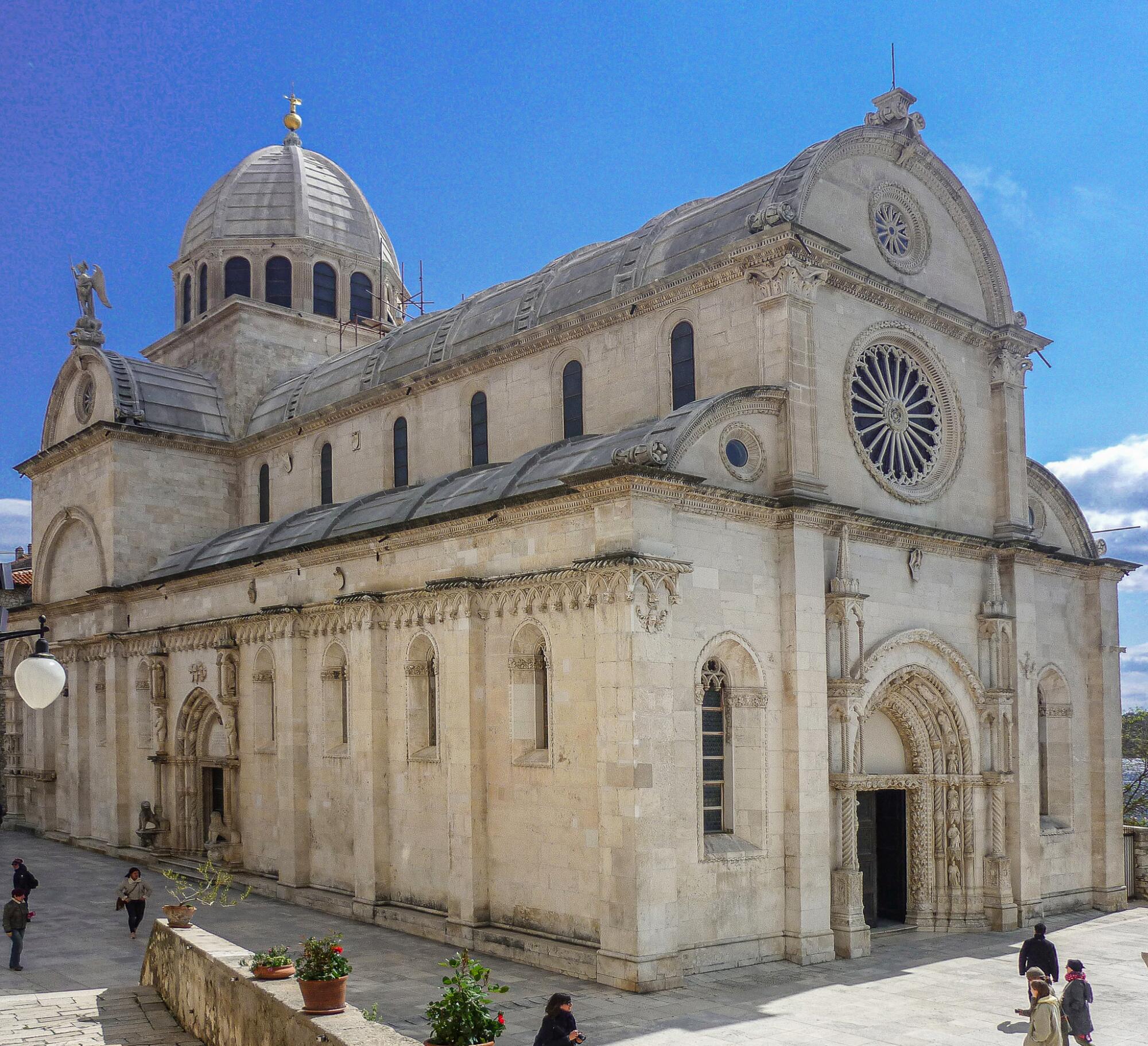 Discover Cathedral of St James