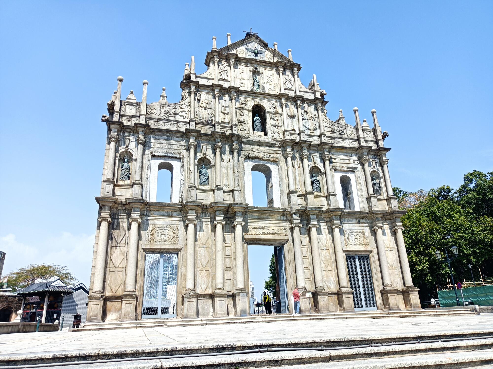 Discover Ruins of Saint Paul's