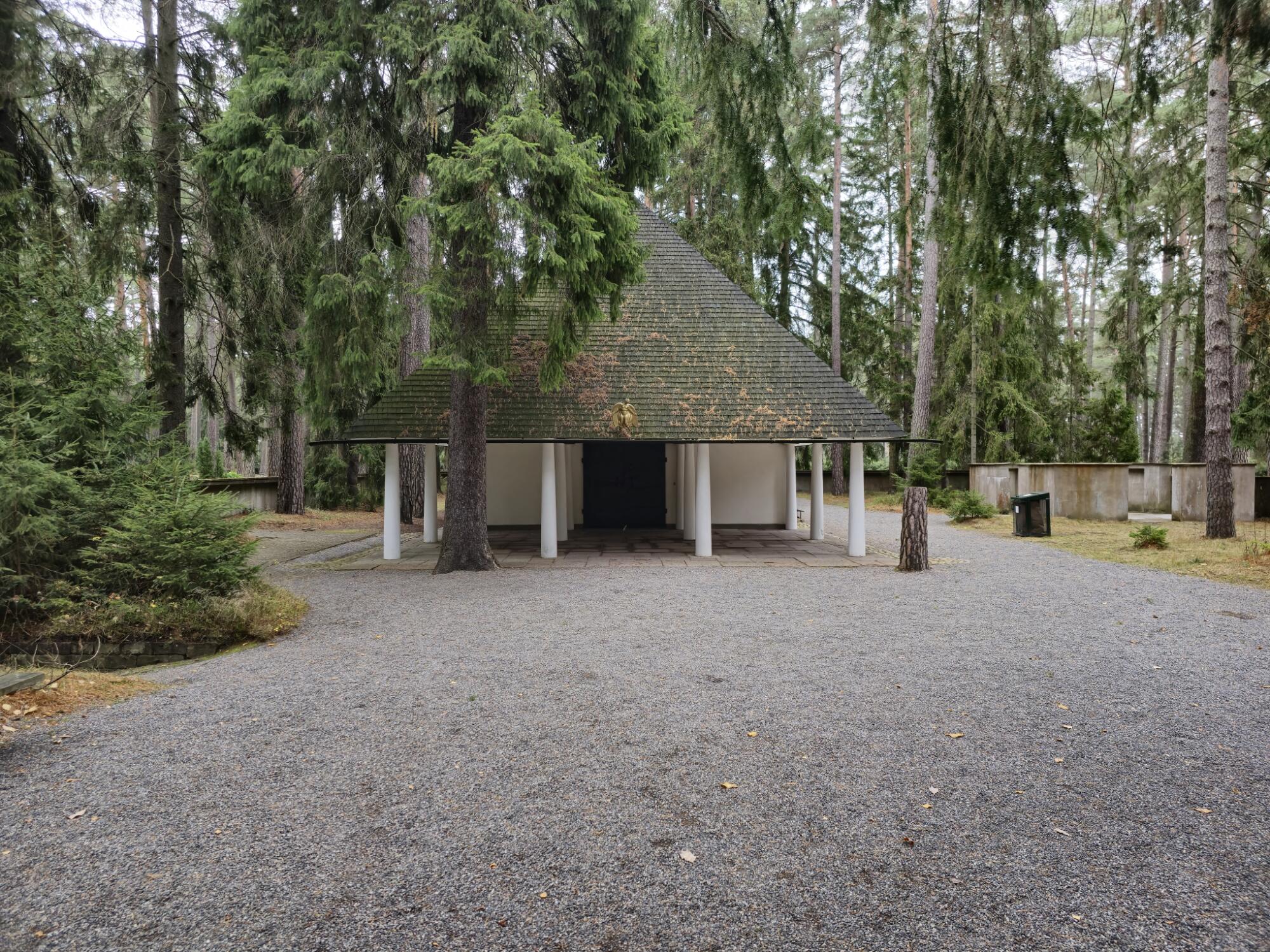 Discover The Woodland Cemetery