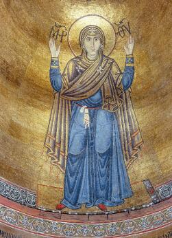 Mosaïque byzantine représentant la Vierge en prière (Orante), debout de face, les bras levés, sur un fond doré.