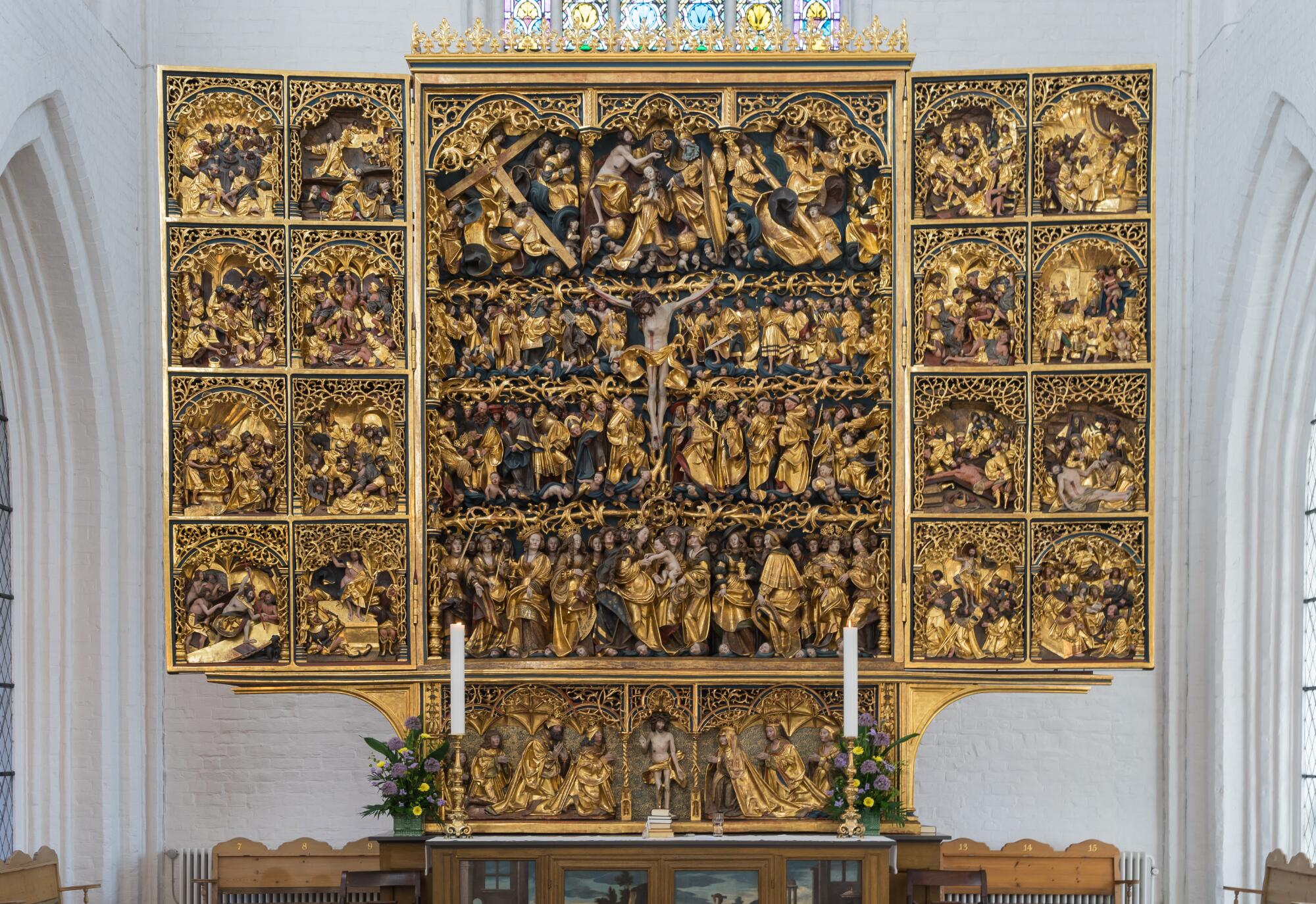 Discover Altarpiece