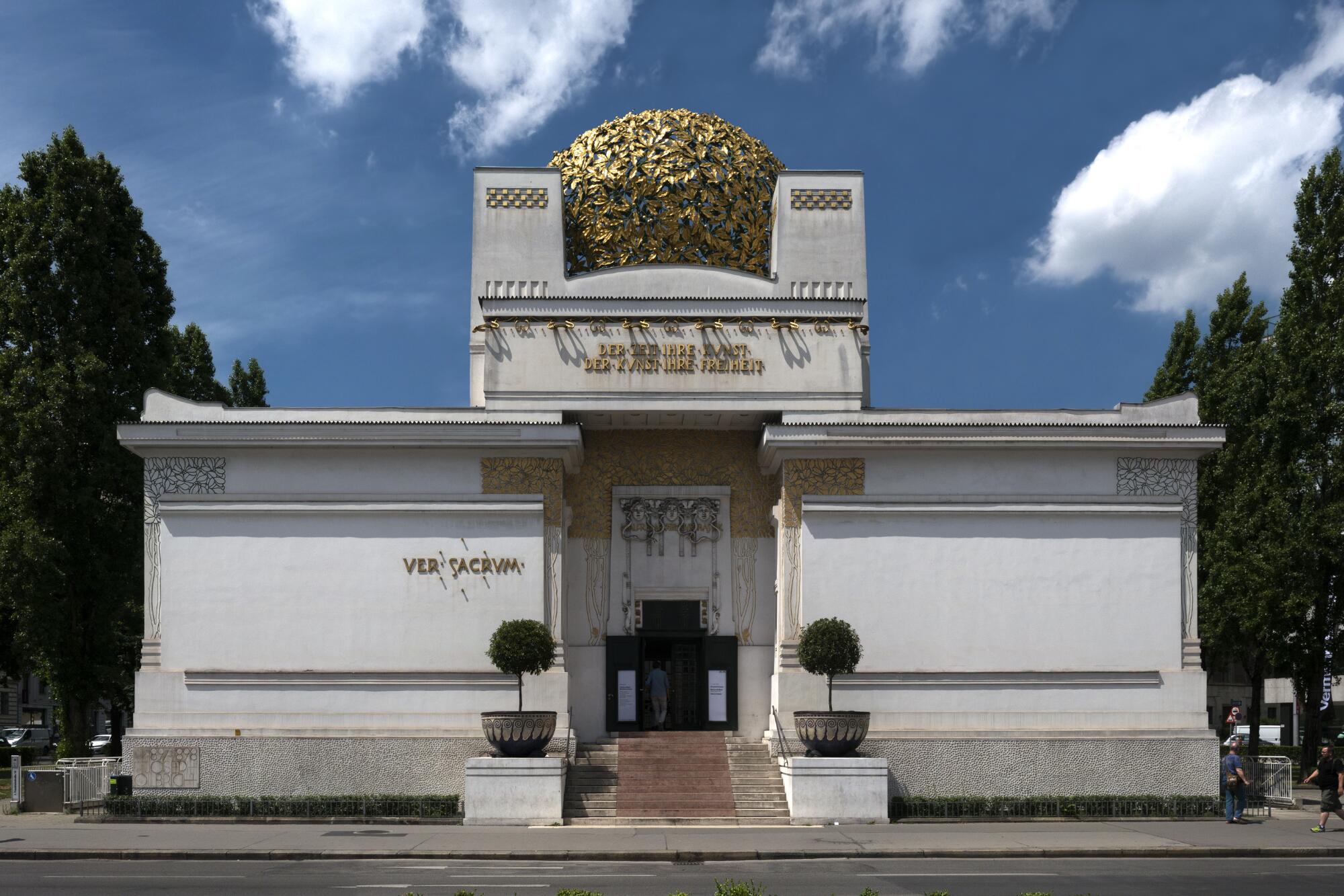 Discover The Secession Building